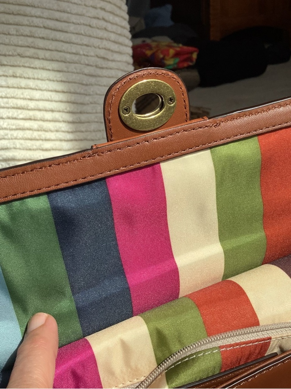 COACH Legacy Willis cognac bag.  Signs of use on leather, clean lining. - Picture 6 of 13